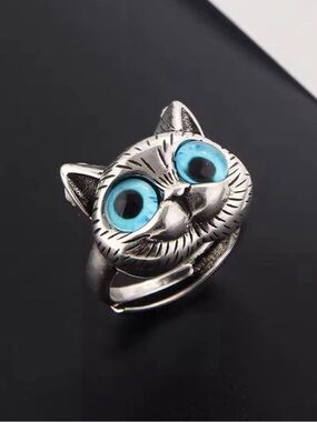 Silver Cat Ring with Blue Eyes - Pet-Themed Jewelry